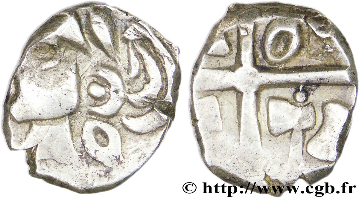 GALLIA - SOUTH WESTERN GAUL - VOLCÆ TECTOSAGES (Area of Toulouse) Drachme “à la tête cubiste”, S. 34, aux haches affrontées XF