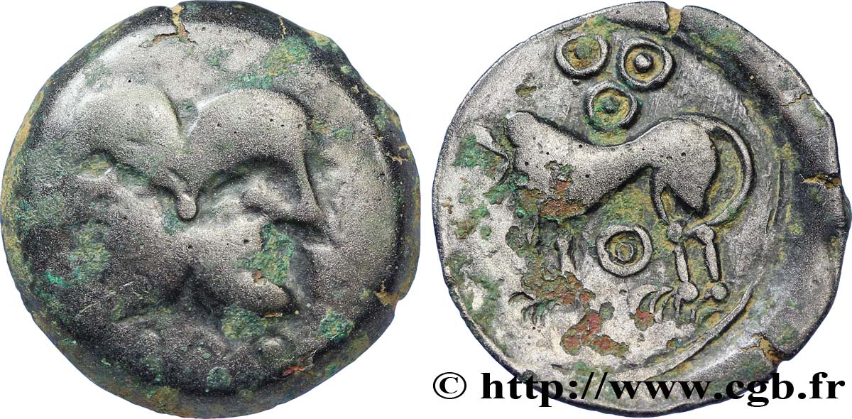 GALLIA BELGICA - SUESSIONES (Región de Soissons) Bronze à la tête janiforme, classe II aux annelets pointés BC/MBC