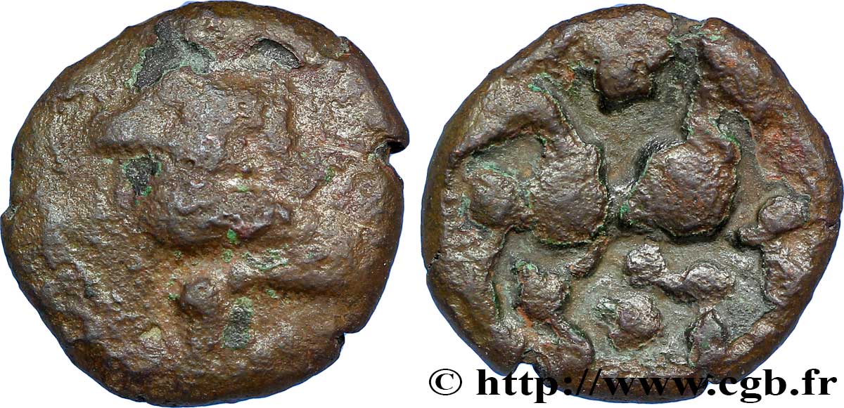 BELLOVAQUES (Région de Beauvais) Bronze au personnage agenouillé B+/TB