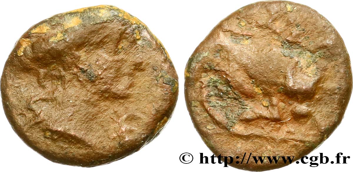 MASSALIA - MARSEILLE Petit bronze au taureau (hémiobole ?) TB