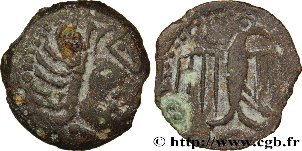 CARNUTES (Région de la Beauce) Bronze à l’aigle et à la rouelle, tête à droite TB+