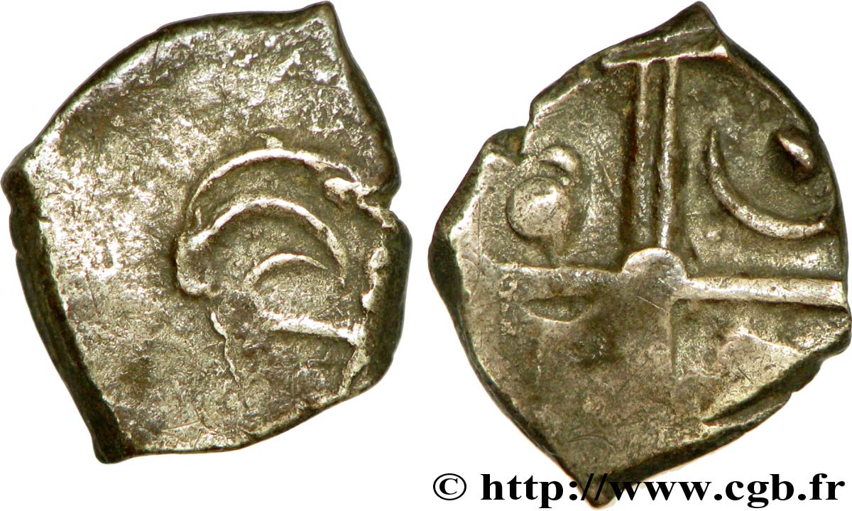GALLIA - SUDOESTE DE LA GALLIA - CADURCI (Región de Cahors) Drachme “à la tête triangulaire”, S. 118 BC+