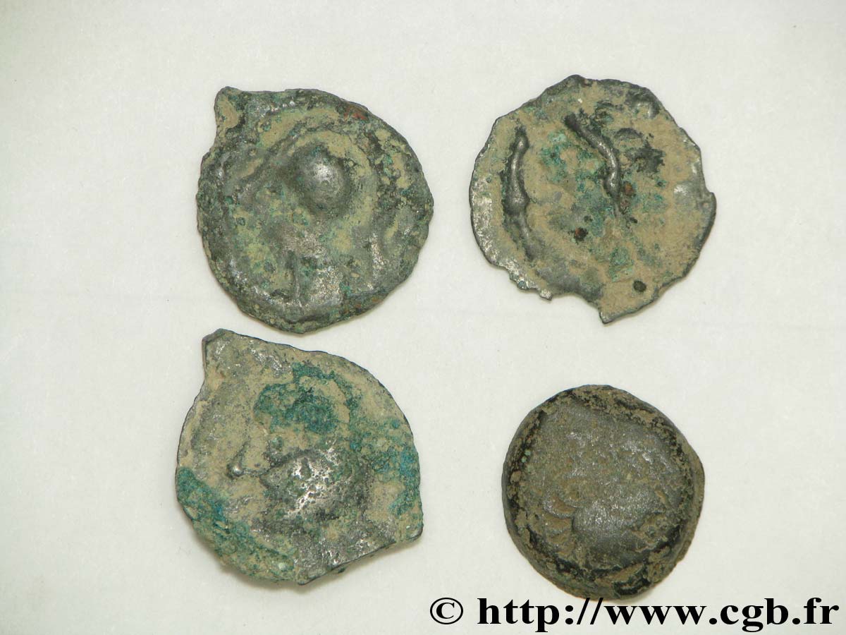 GAULE BELGIQUE - CELTIQUE Lot de 4 bronzes et potins lot
