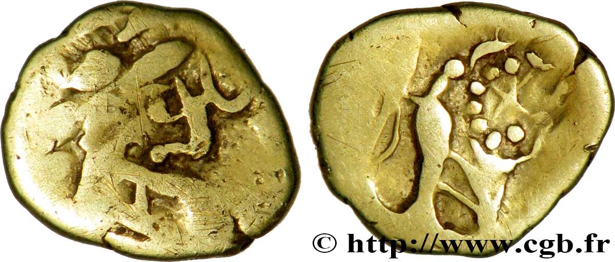 GALLIA - CARNUTES (Area of the Beauce) Huitième de statère d’or à l’aigle, à la mèche tombant sur le front VF