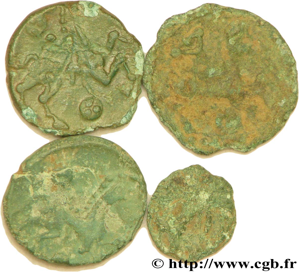 GALLIEN - BELGICA - BELLOVACI (Region die Beauvais) Lot de 3 bronzes au personnage courant et 1 minimi lot