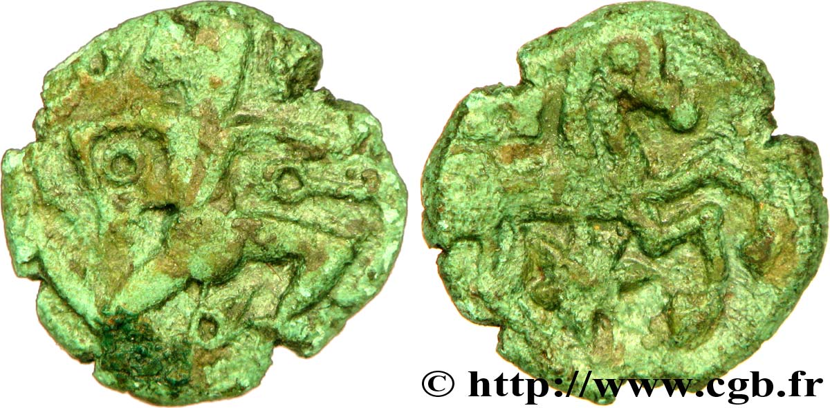GALLIA BELGICA - BELLOVACI (Area of Beauvais) Bronze au personnage courant, aux deux astres XF