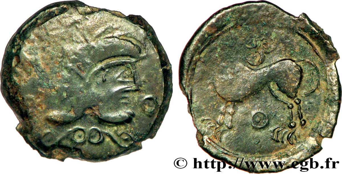 GALLIA BELGICA - SUESSIONES (Región de Soissons) Bronze à la tête janiforme, classe II aux annelets pointés BC+