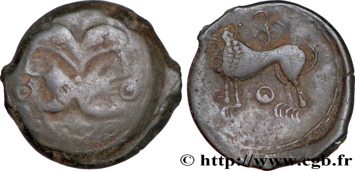 SUESSIONS (région de Soissons) Bronze à la tête janiforme, classe II aux annelets pointés TB+/TTB