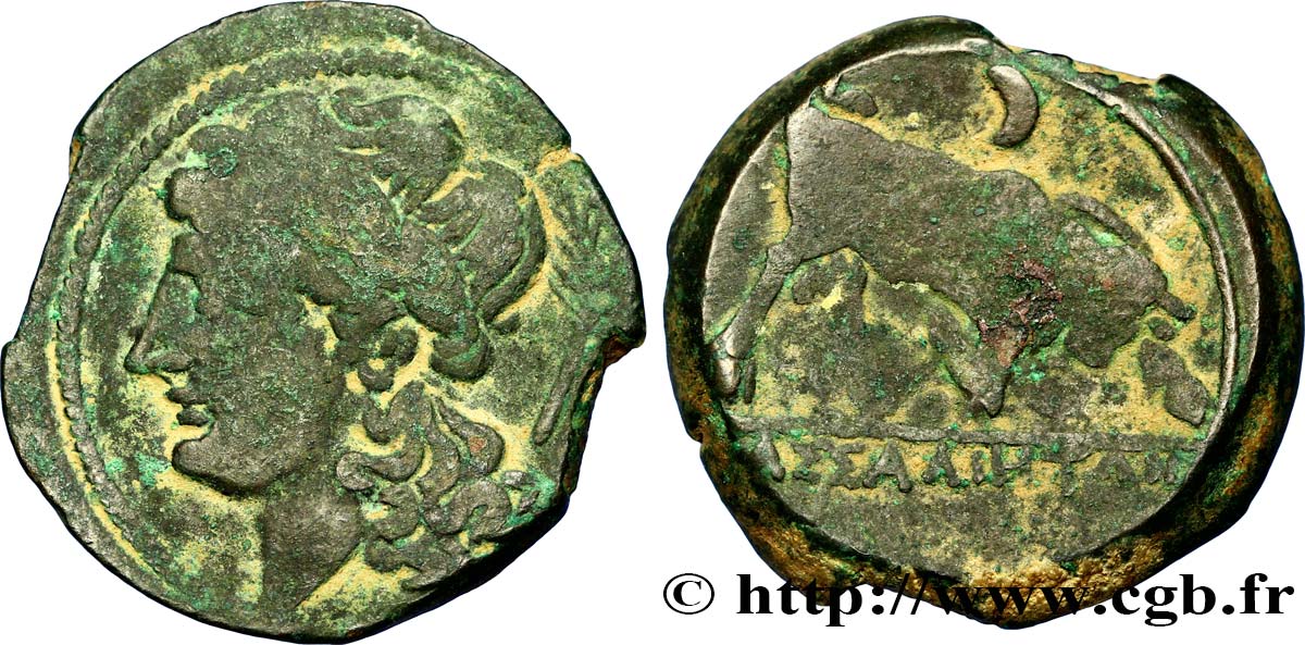 MASSALIA - MARSEILLE Bronze lourd au taureau, au croissant de lune TTB