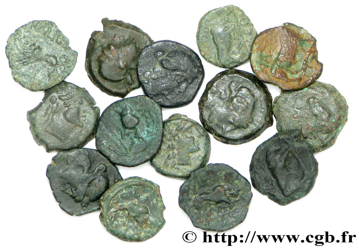 MASSALIA - MARSEILLES Lot de 14 petits bronzes au taureau (hémiobole ?) lote