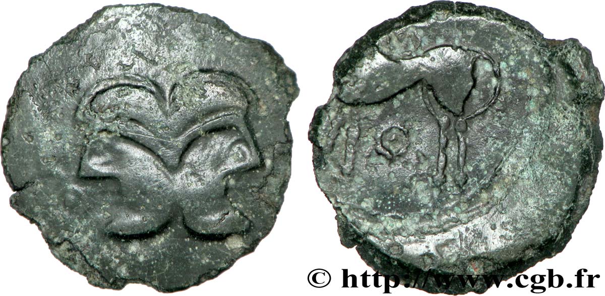 SUESSIONS (région de Soissons) Bronze à la tête janiforme, classe II aux annelets pointés TB+