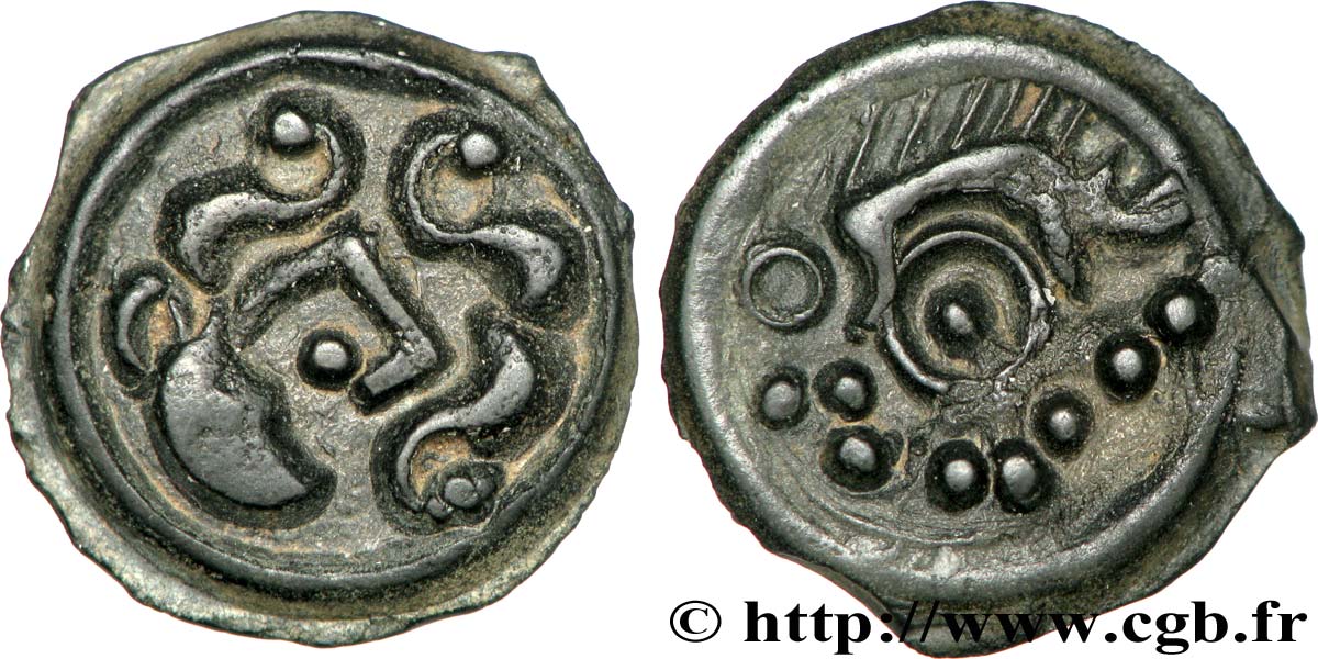 GALLIA BELGICA - SUESSIONES (Región de Soissons) Potin au sanglier, au torque et aux globules - variété de revers avec six globules EBC