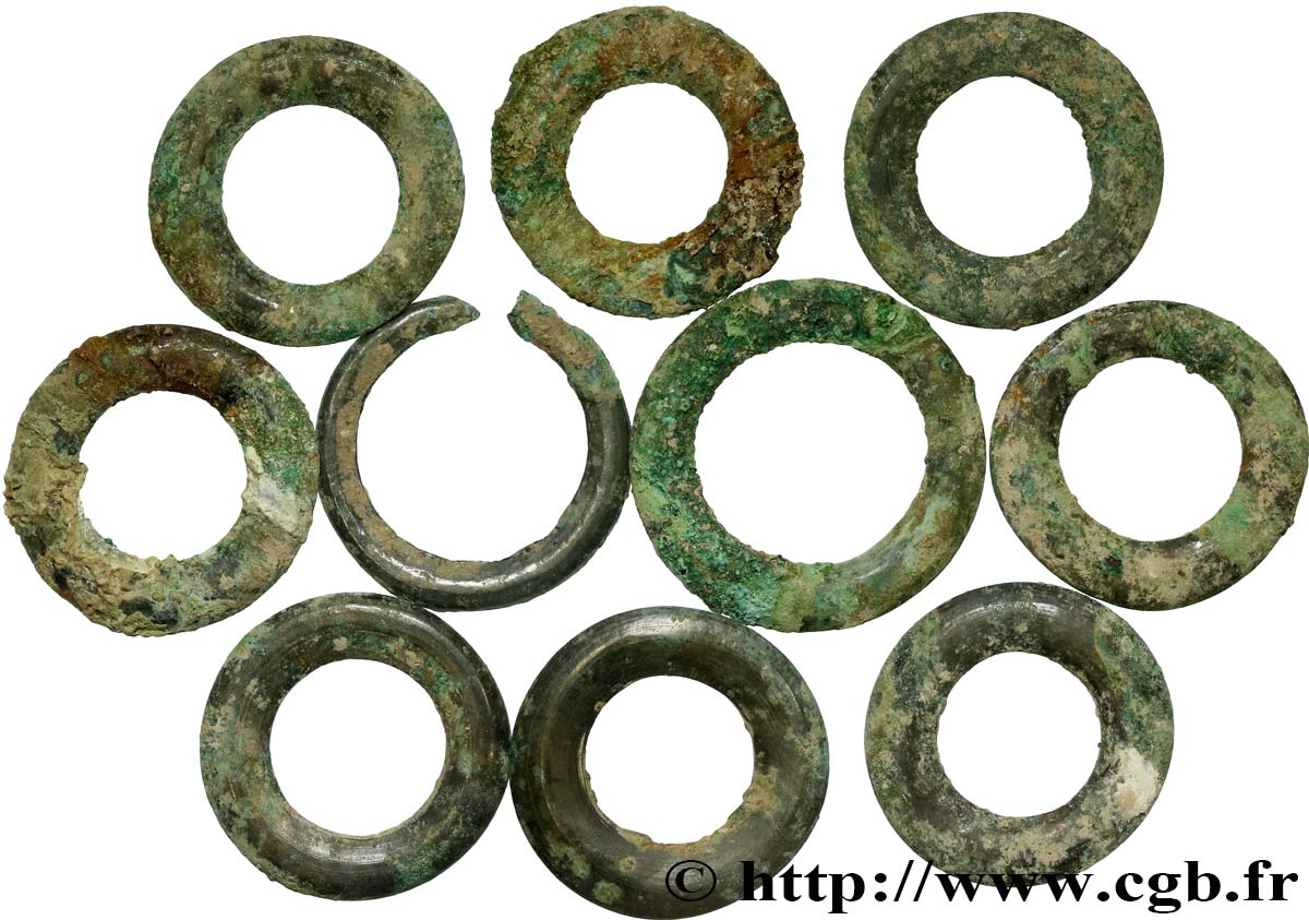 ROUELLES Lot de 10 anneaux de l’âge du bronze lot