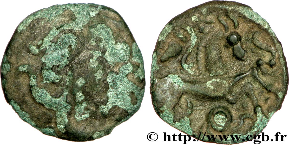 GALLIA BELGICA - AMBIANI (Región de Amiens) Bronze au cheval et à la tête coupée RC/MBC
