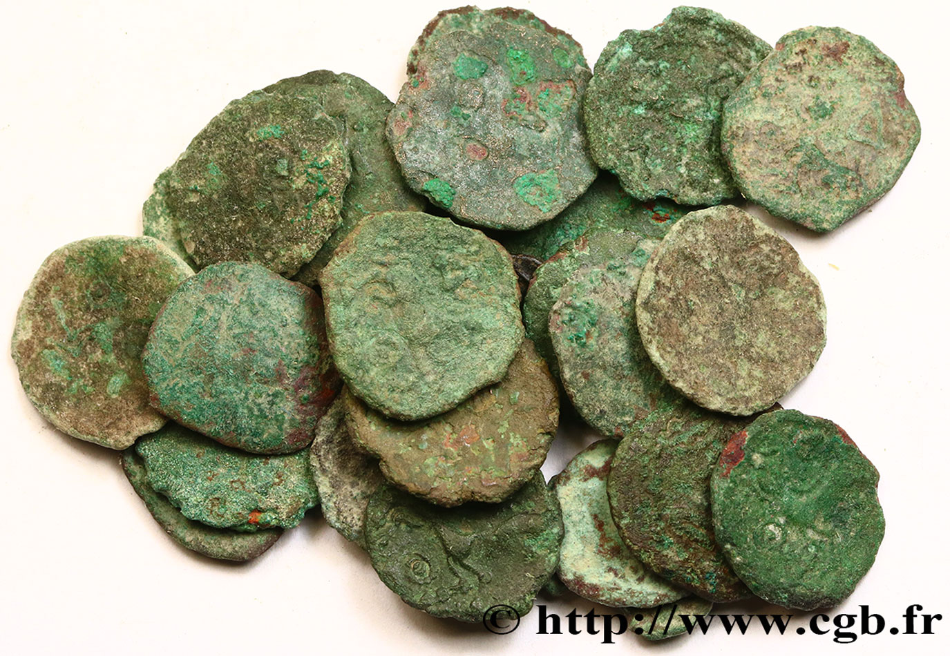 GALLIA - BELGICA - BELLOVACI (Regione di Beauvais) Lot de 25 bronzes à l’archer agenouillé lotto