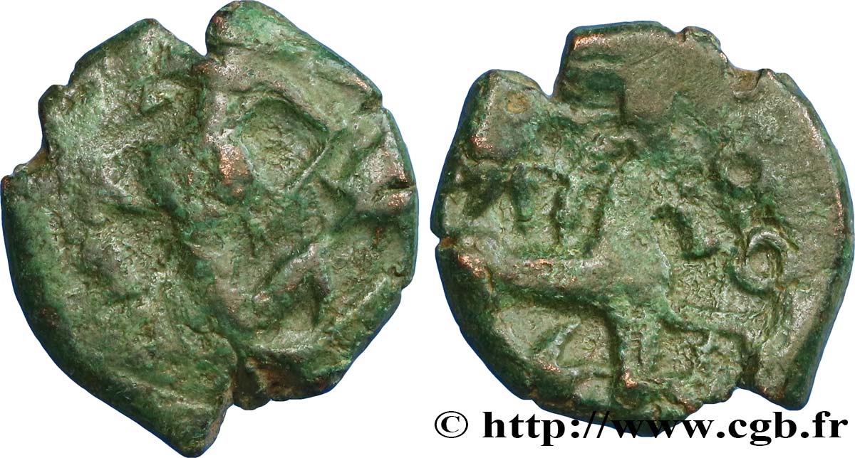 GALLIA - BELGICA - BELLOVACI (Región de Beauvais) Bronze au personnage courant, aux deux astres BC+/MBC