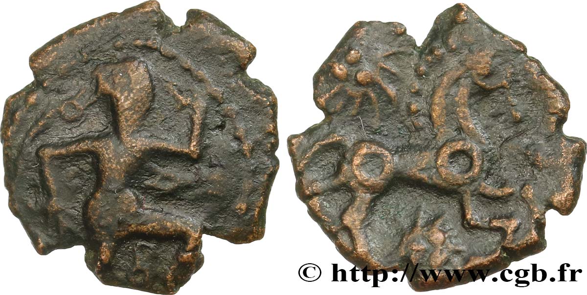 GALLIA BELGICA - BELLOVACI (Area of Beauvais) Bronze au personnage courant, aux deux astres XF