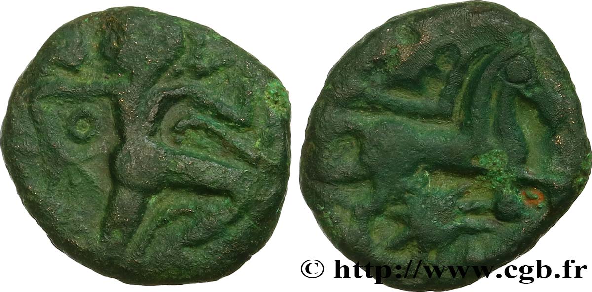 BELLOVAQUES (Région de Beauvais) Bronze au personnage courant, aux deux astres TB+