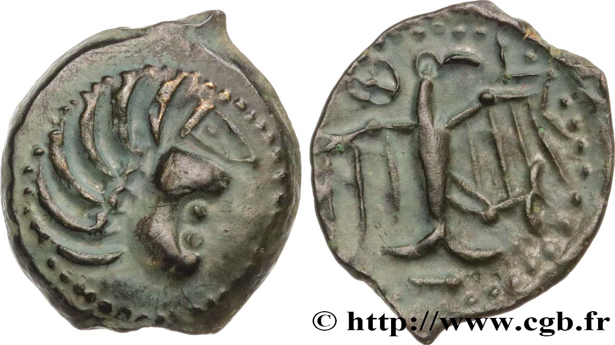 GALLIA - CARNUTES (Area of the Beauce) Bronze à l’aigle et à la rouelle, tête à droite AU