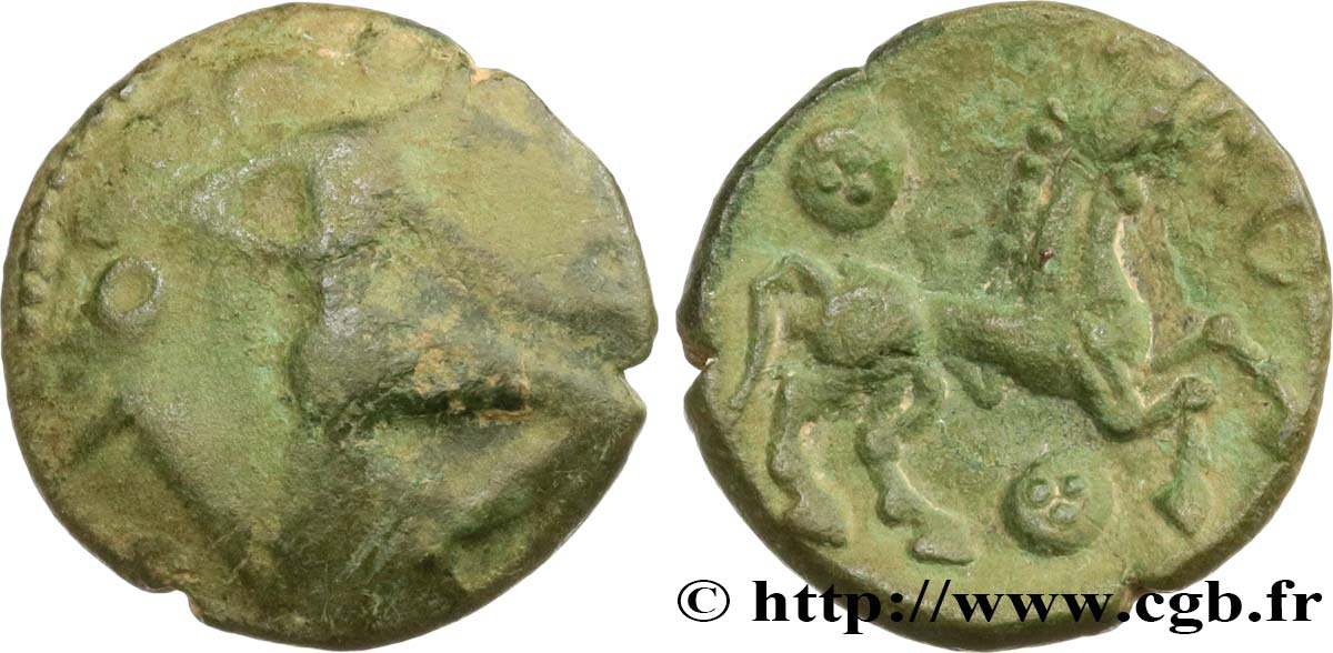 GALLIA - BELGICA - BELLOVACI (Región de Beauvais) Bronze au personnage courant et à l’androcéphale BC+/MBC+