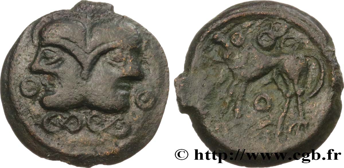 SUESSIONS (région de Soissons) Bronze à la tête janiforme, classe II aux annelets pointés TTB+