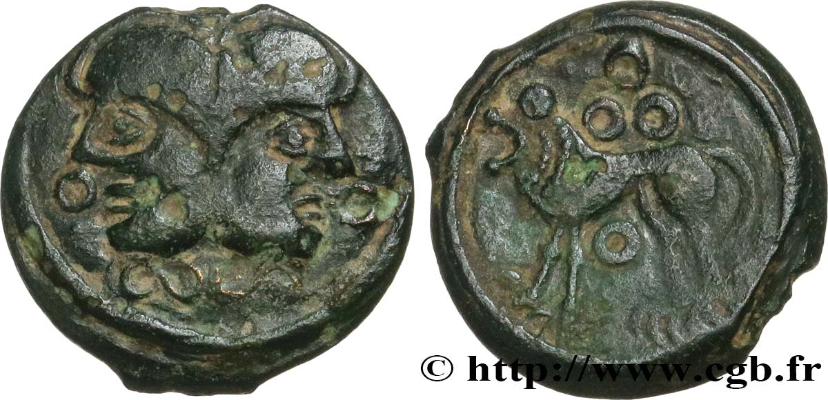 SUESSIONS (région de Soissons) Bronze à la tête janiforme, classe II aux annelets pointés TTB/TTB+