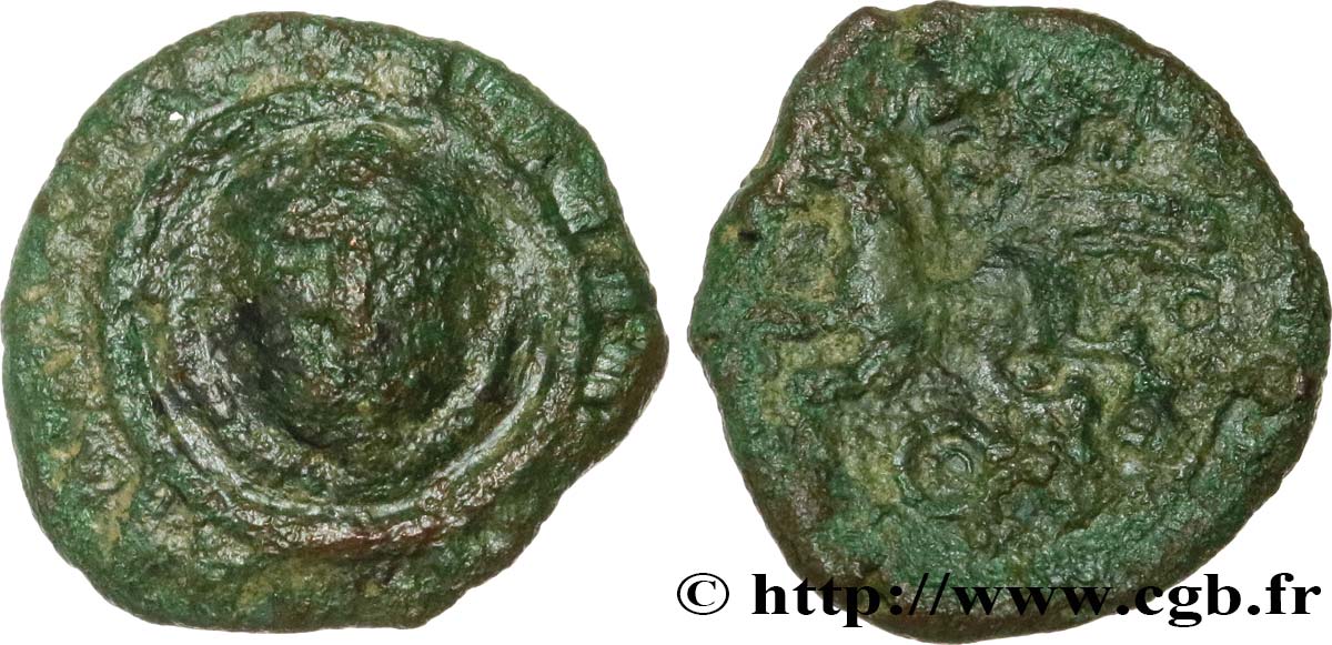 GALLIA BELGICA - AMBIANI (Región de Amiens) Bronze à la tête de face rayonnante et au cheval BC+