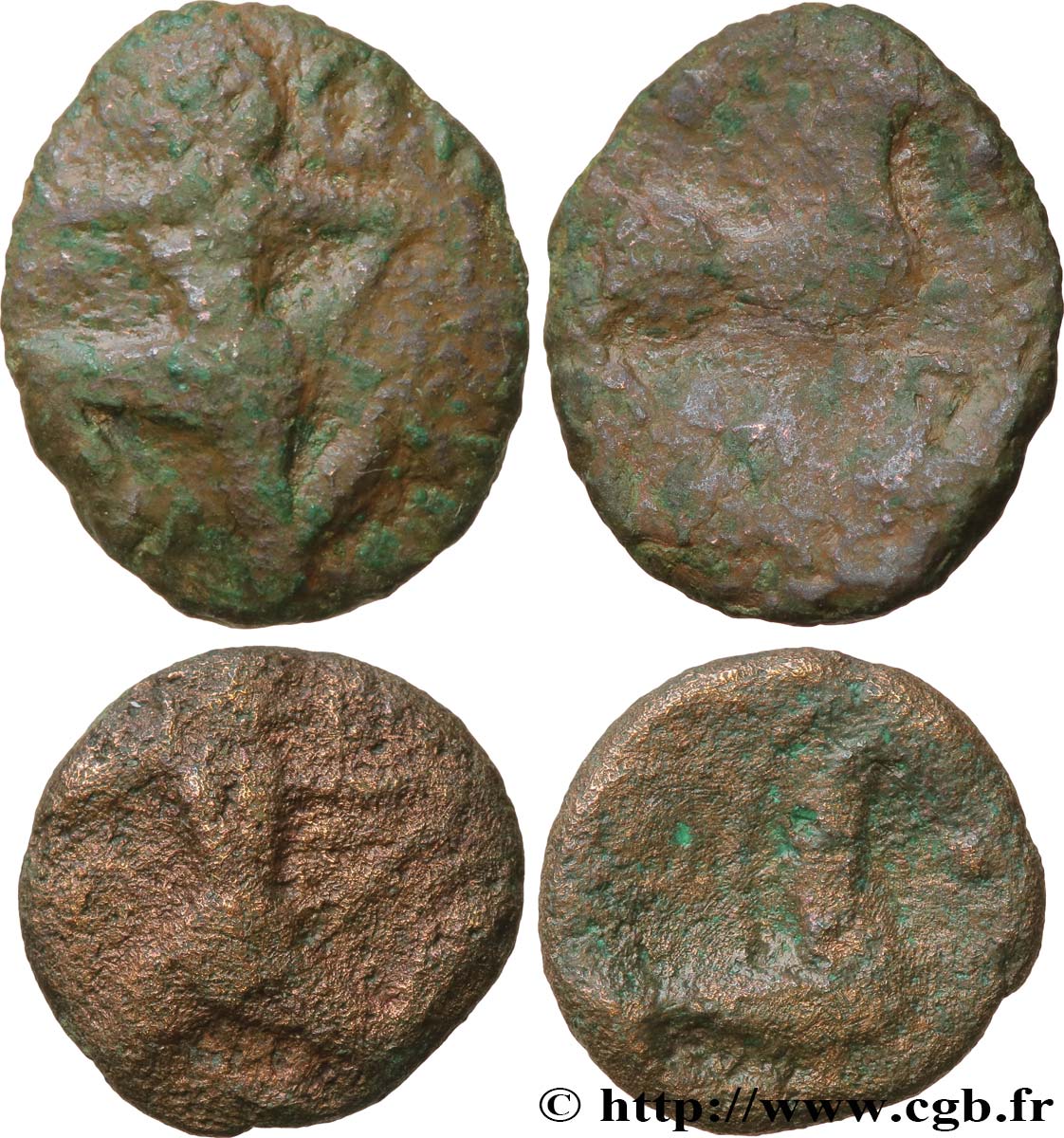 GALLIA - BELGICA - BELLOVACI (Región de Beauvais) Lot de deux bronzes au personnage agenouillé BC