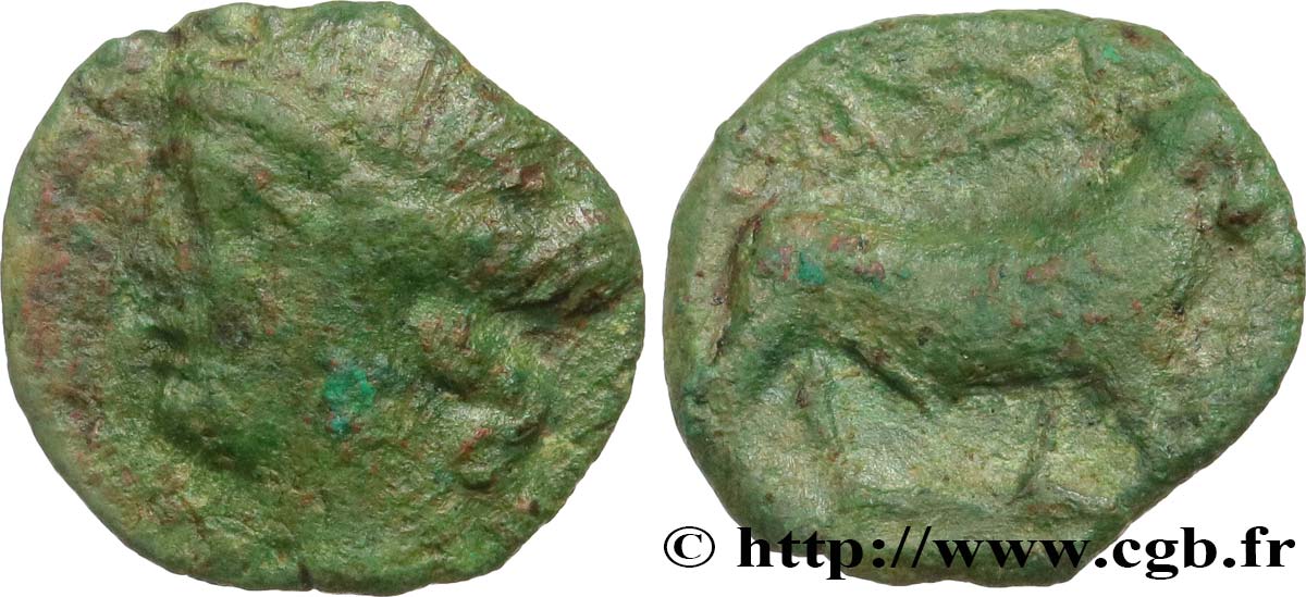 MASSALIA - MARSEILLE Petit bronze au taureau passant (hémiobole) VF