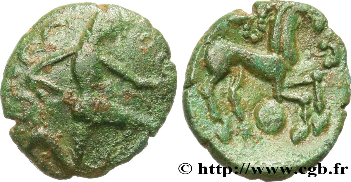BELLOVAQUES (Région de Beauvais) Bronze au personnage courant et à l’androcéphale TB+/TTB