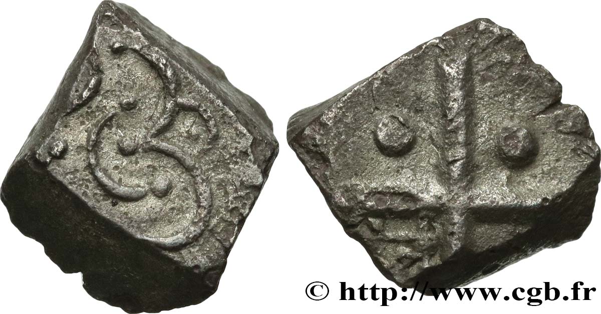 GALLIA - SOUTH WESTERN GAUL - CADURCI (Area of Cahors) Drachme assimilée “à la tête triangulaire” VF