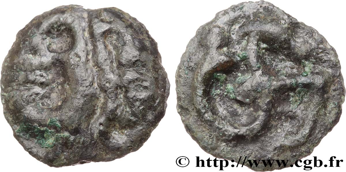 GALLIEN - NORDGALLIEN - ÆDUI (BIBRACTE, Region die Mont-Beuvray) Potin à l’hippocampe, tête à la chevelure bouletée fSS/SS