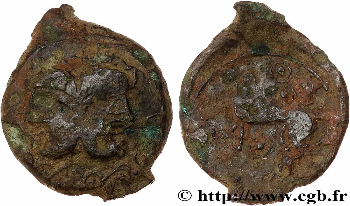 GALLIA BELGICA - SUESSIONES (Regione de Soissons) Bronze à la tête janiforme, classe II aux annelets pointés MB