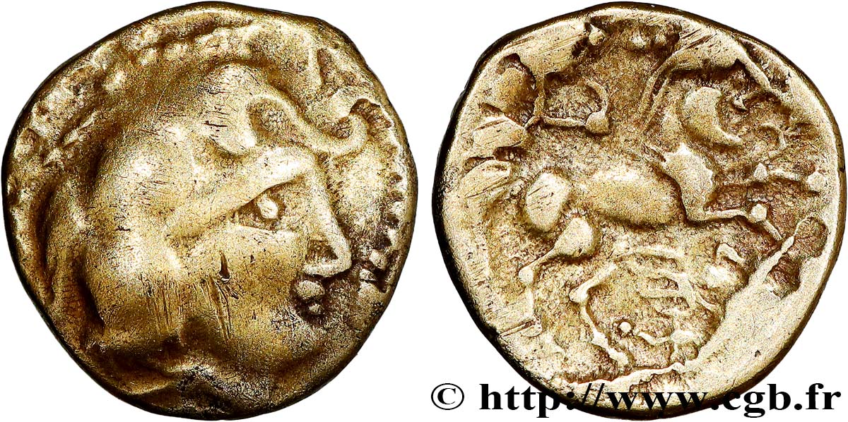 VENETI (Regione di Vannes) Quart de statère d’or à la tête composite, au personnage ailé BB/q.SPL