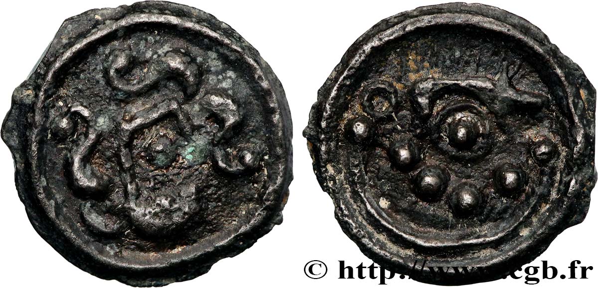 SUESSIONS (région de Soissons) Potin au sanglier, au torque et aux globules - variété de revers avec quatre globules TTB+