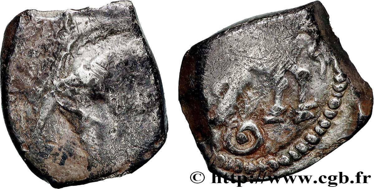 GALLIA - SUDOESTE DE LA GALLIA - RUTENI (Región de Rodez) Drachme “au sanglier”, à la petite tête bouclée, S. 442 BC/MBC