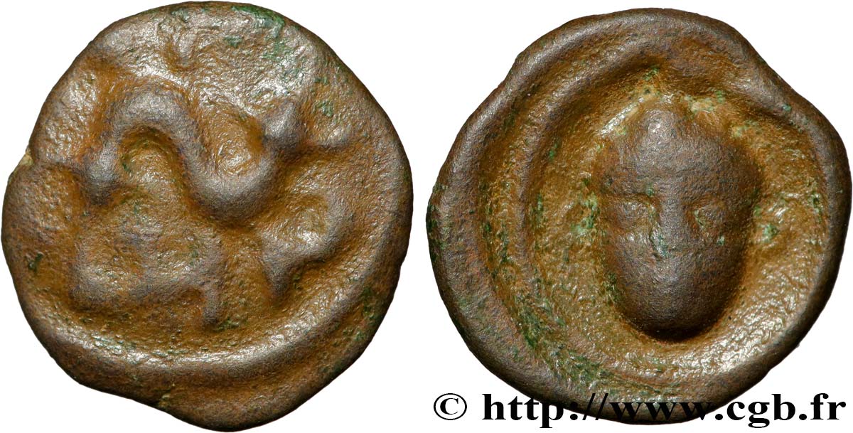 GALLIA BELGICA - AMBIANI (Regione di Amiens) Bronze à la tête de face MB/q.BB