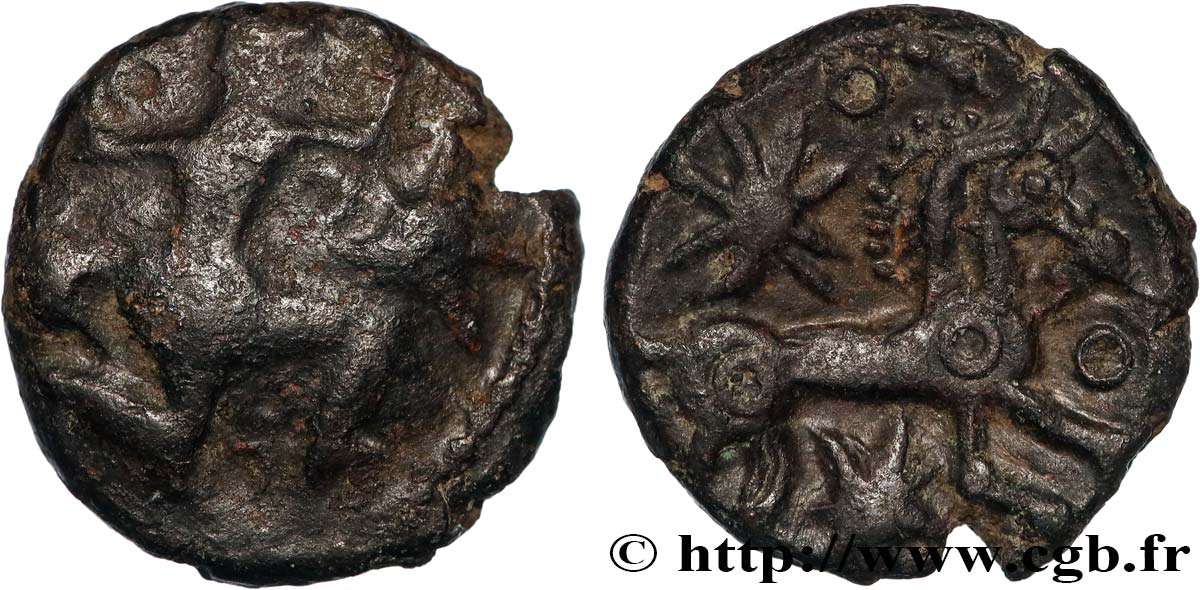 GALLIA - BELGICA - BELLOVACI (Región de Beauvais) Bronze au personnage courant, aux deux astres BC+/MBC+