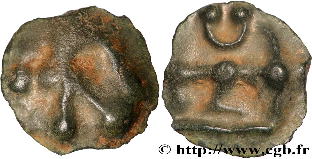 GALLIA - ÆDUI (BIBRACTE, Area of the Mont-Beuvray) Potin “au mannequin” et au taureau à gauche AU/AU
