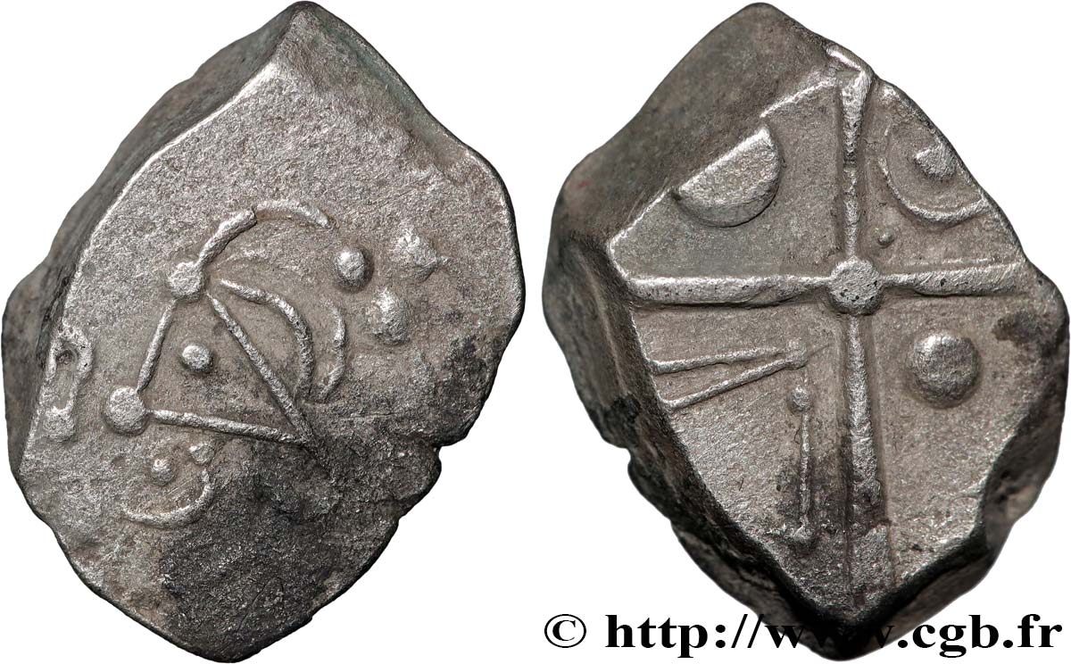 CADURQUES (région de Cahors) Drachme “à la tête triangulaire”, S. 120 TTB