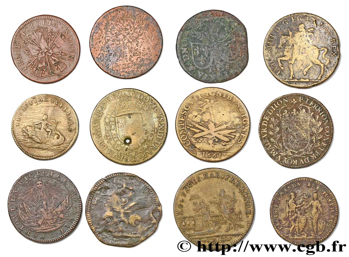 LOTS Lot de douze jetons, métaux et état divers 