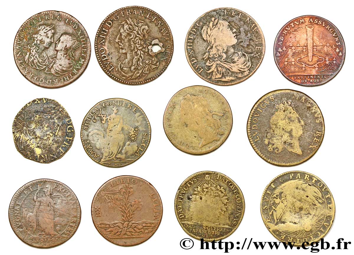 LOTS Lot de douze jetons, métaux et état divers 