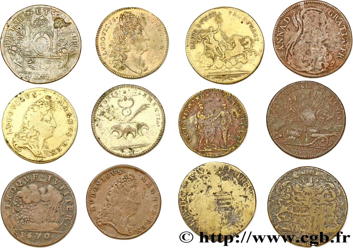 LOTS Lot de douze jetons, métaux et état divers 