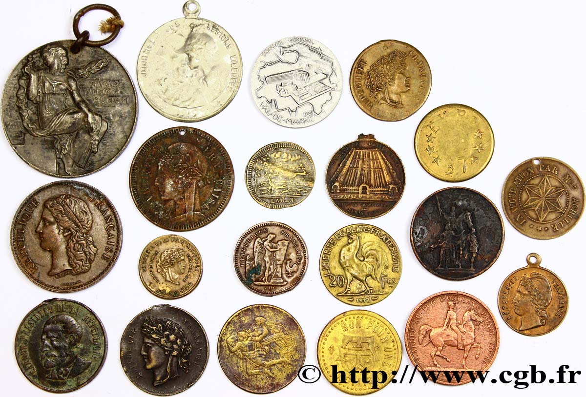 LOTS Lot de vingt jetons XIX et XXe états et métaux divers 
