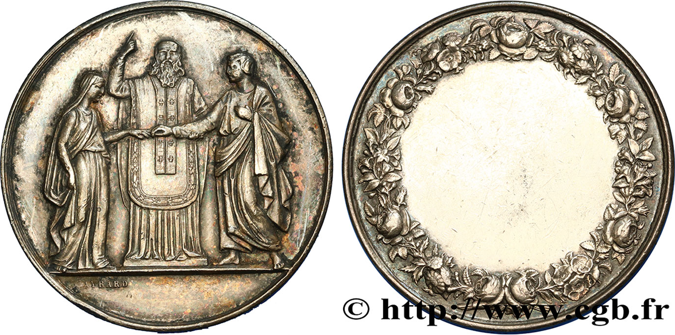 AMOUR ET MARIAGE Couple avec un prêtre au centre VZ