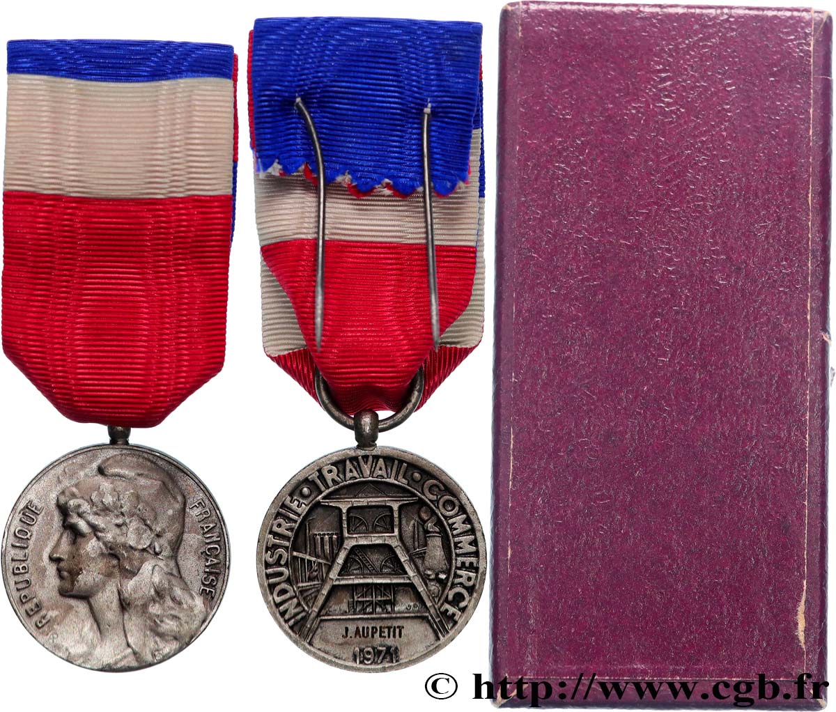 V REPUBLIC Médaille d’honneur du travail AU