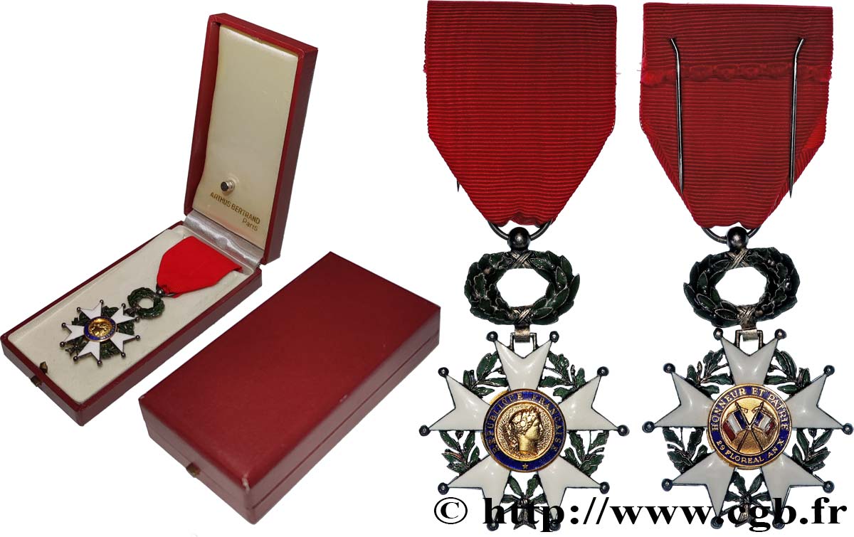 CINQUIÈME RÉPUBLIQUE Légion d’Honneur - Chevalier SUP