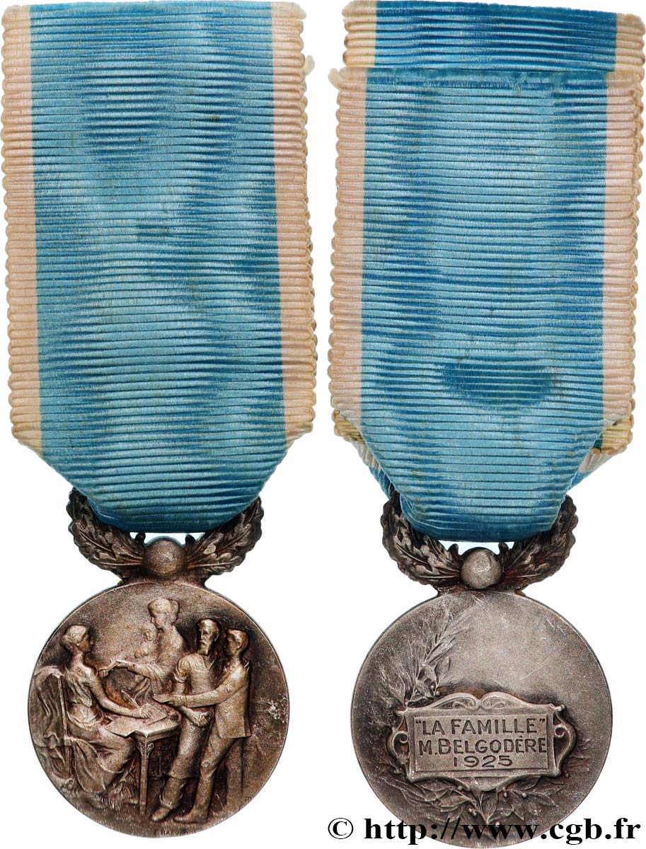 ASSURANCES Médaille, Société de Secours Mutuels, La Famille TTB+
