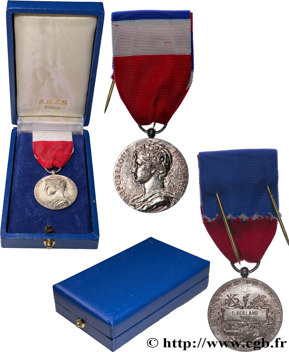 CINQUIÈME RÉPUBLIQUE Médaille d’honneur du travail, Ministère du travail et de la sécurité sociale SUP