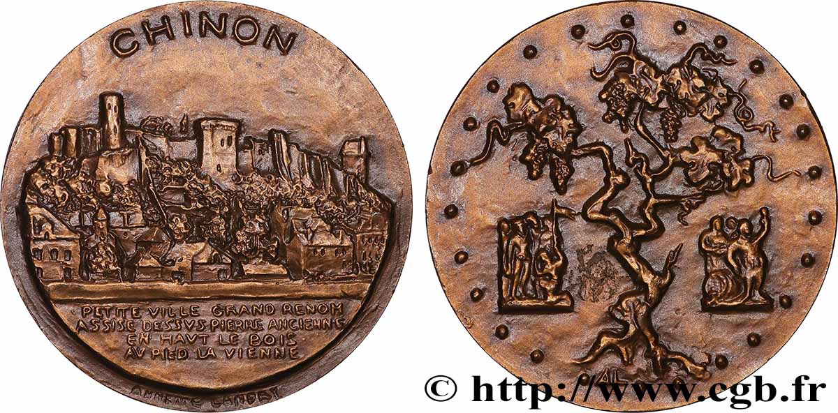 BUILDINGS AND HISTORY Médaille, Château de Chinon AU